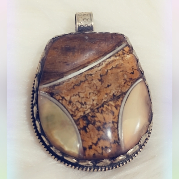 Multi Stone Tibetan Pendant - Picture 3 of 3